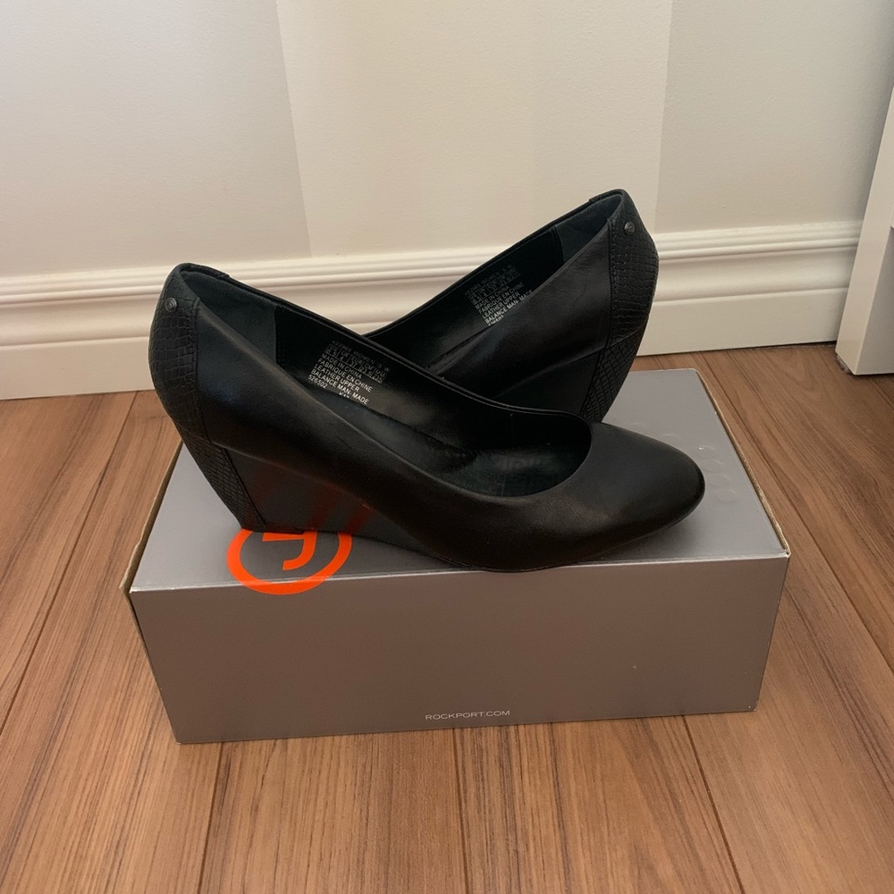 Rockport black wedge dress shoes